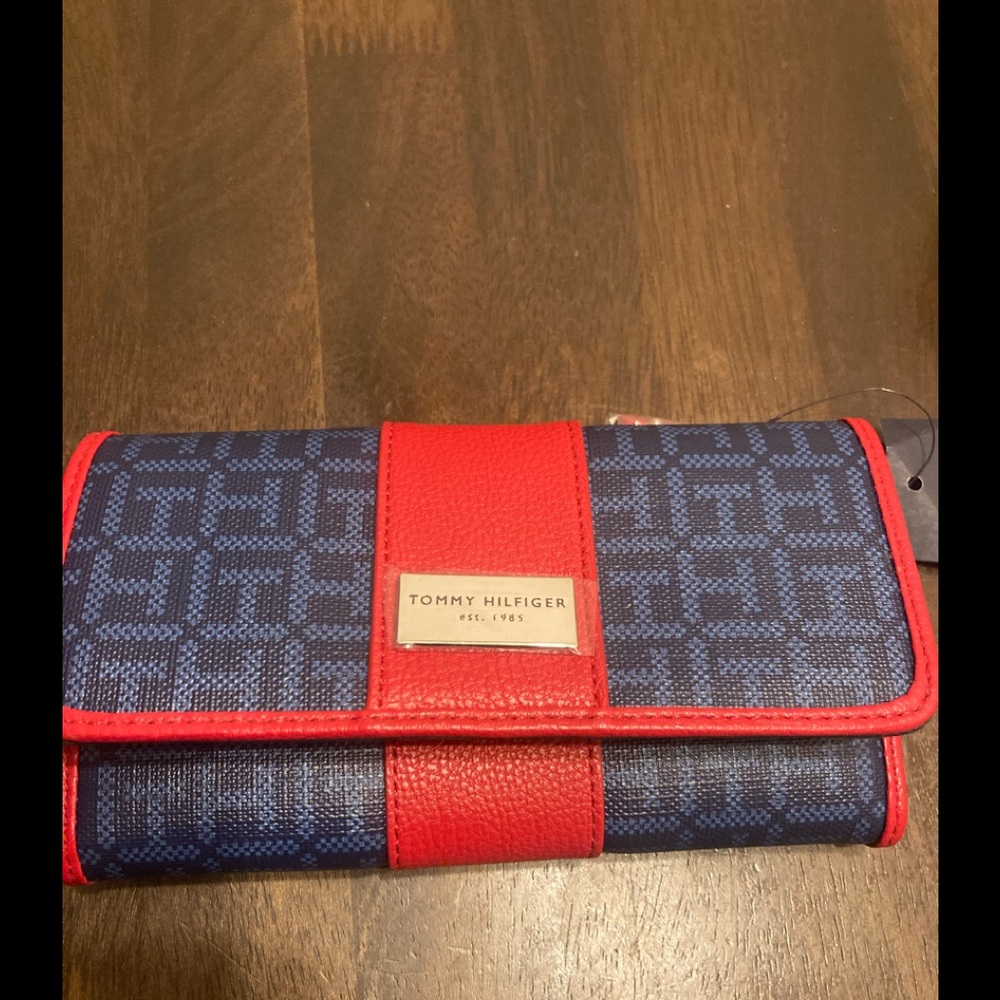 Tommy Hilfiger wallet